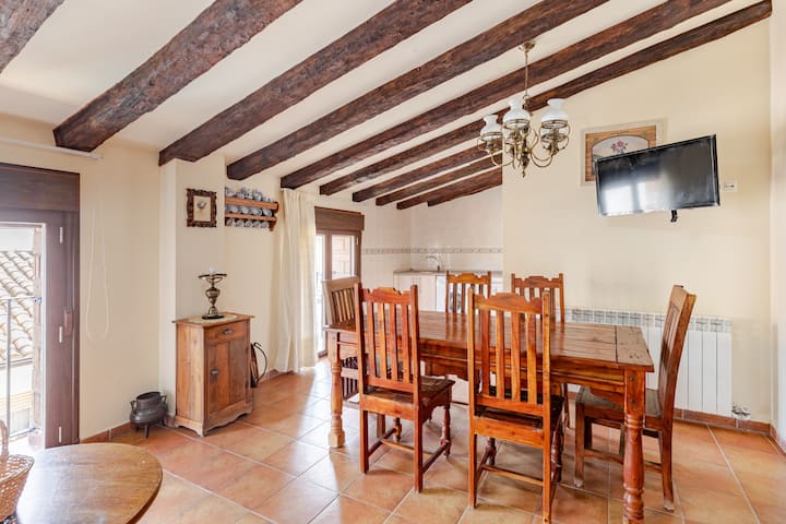 Comedor para familias y grupos en Casa Rural Lola