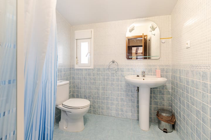 Baño completo del apartamento